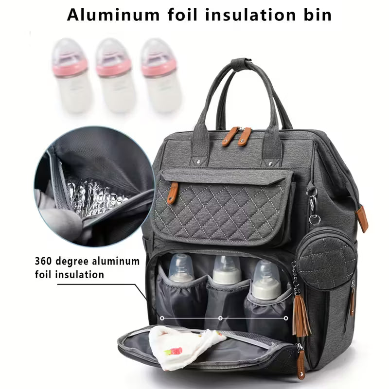 Pocket and zipper detail – front zipper bag and side extraction tape